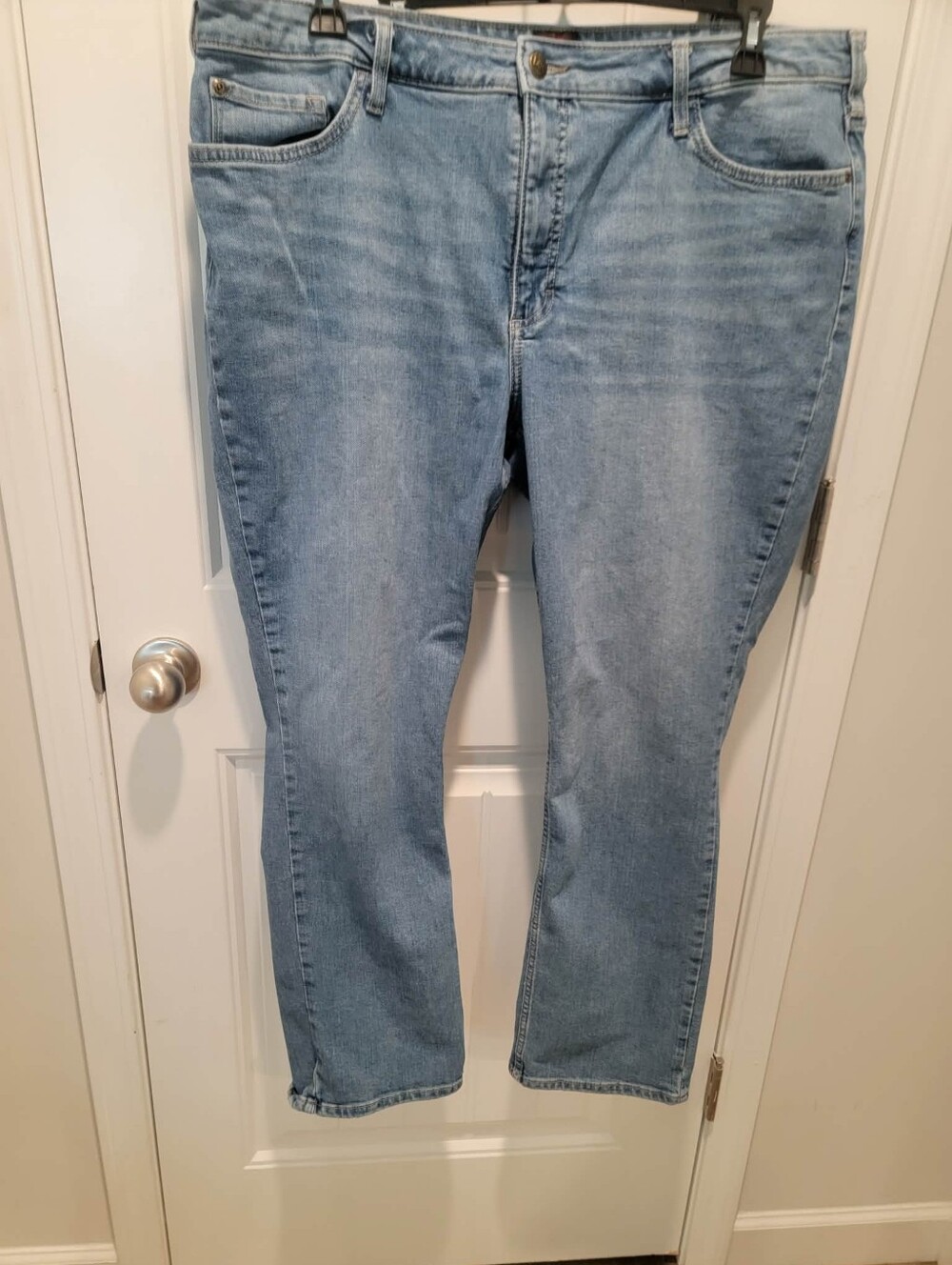 Lee Plus Size 22 Light Denim Straight Leg Blue Jeans 30" Inseam & 21.5" Waist
